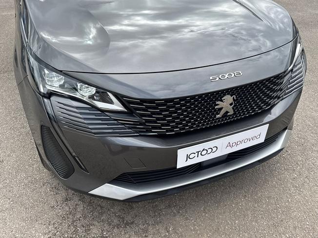 PEUGEOT 5008 Photo 32