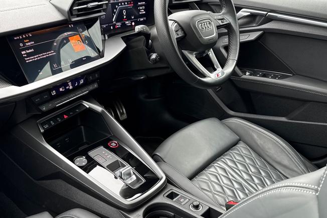AUDI S3 Photo 25