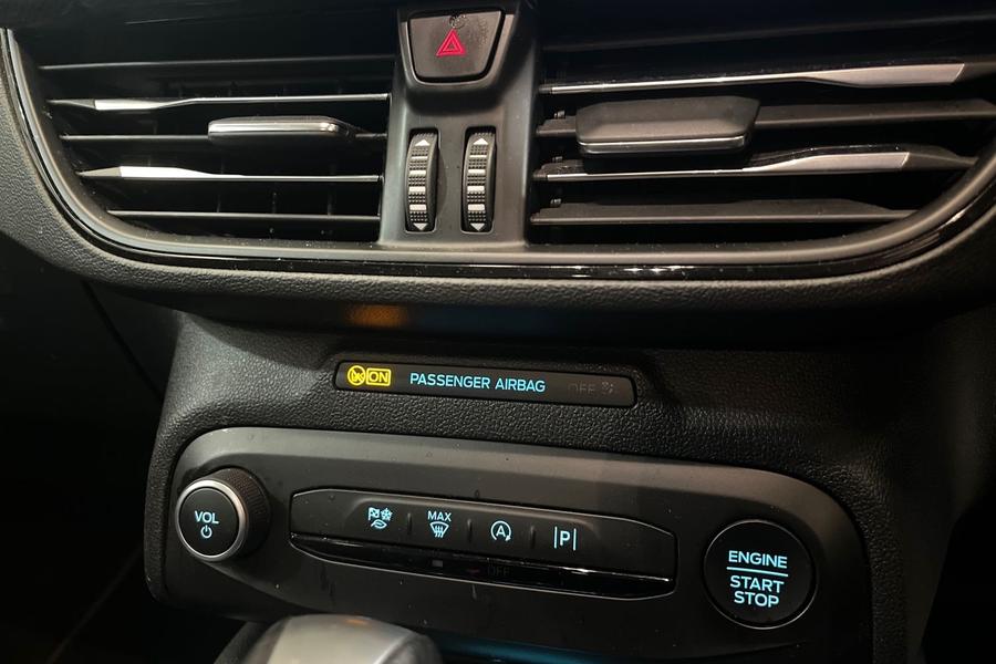 Ford FOCUS Photo autoimg-e9ab74ff5e5e61e7922ac74c5eda0178ac70e00f.jpg