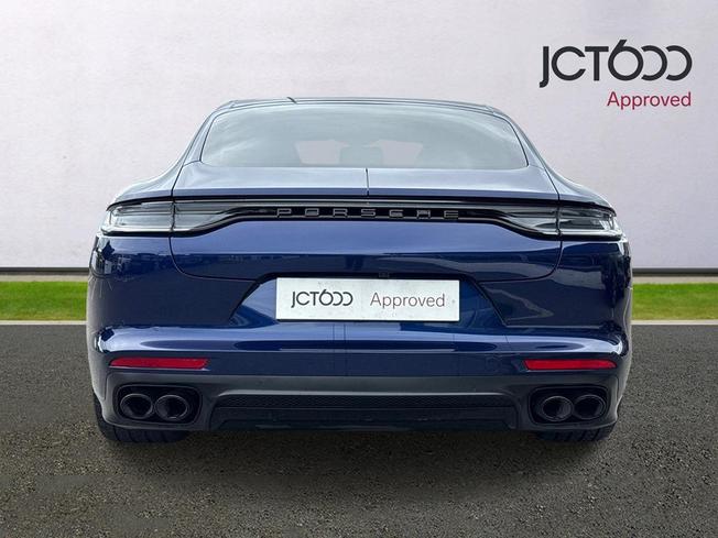 PORSCHE Panamera Photo 7
