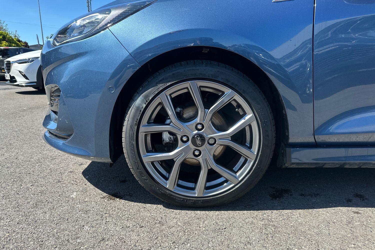 Ford FIESTA Photo 7