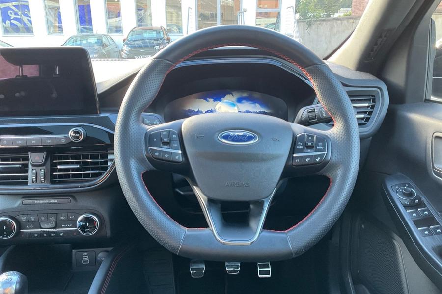 Ford KUGA Photo autoimg-e9b400a5abc6baf344780c81aa28cf8f9046cd29.jpg