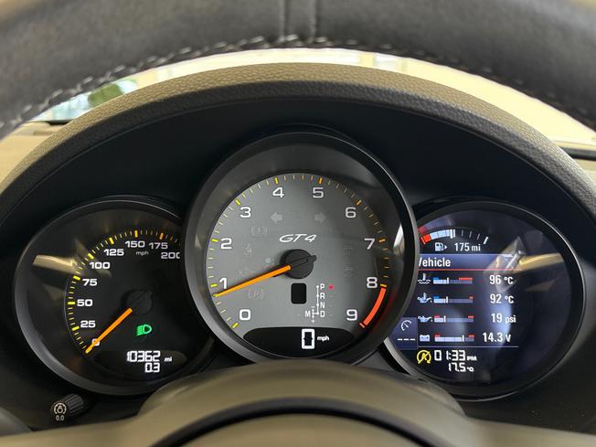 PORSCHE 718 Cayman Photo 16