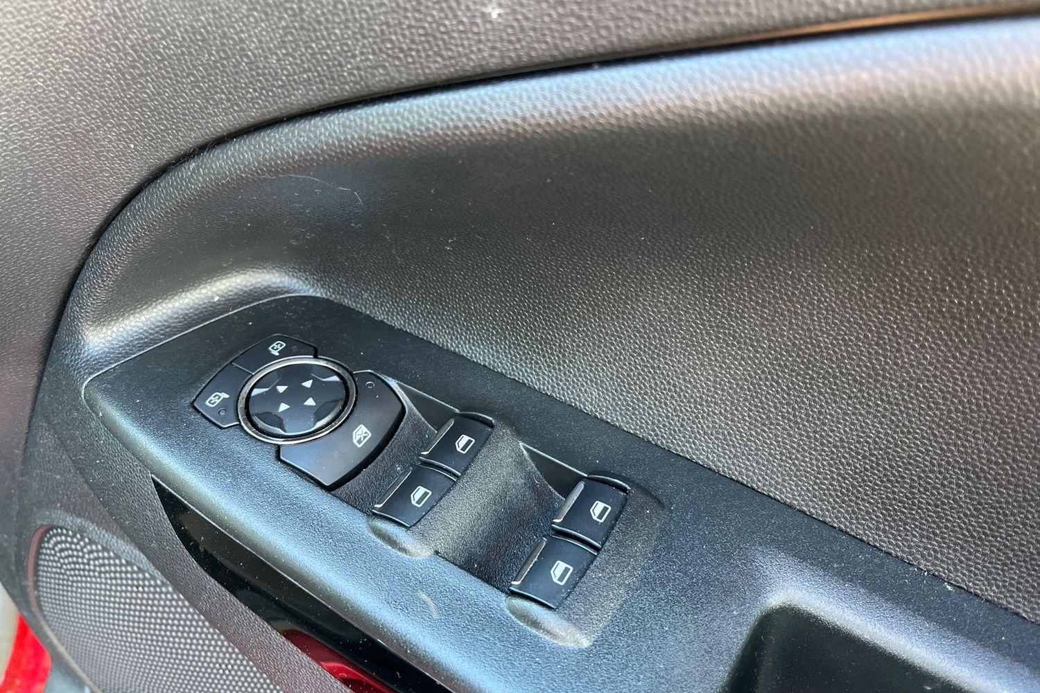 Ford ECOSPORT Photo 15
