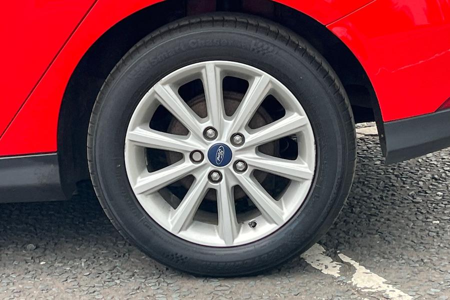 Ford FOCUS Photo autoimg-e9bac822a61289036922990c06c80cd116d110ca.jpg