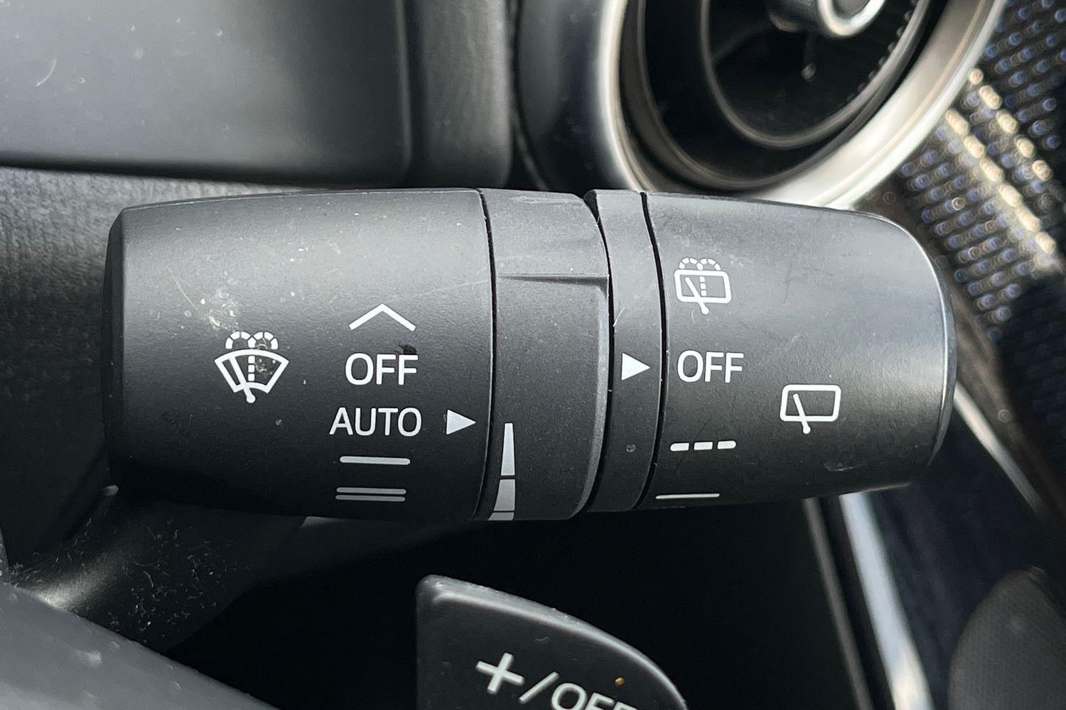 Mazda 2 Photo 14