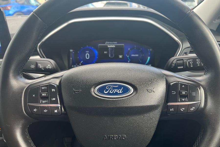 Ford KUGA Photo autoimg-e9c257f5a83961208b3b5b70a414e71a6b039360.jpg