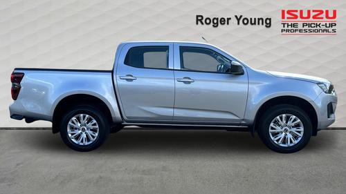 Isuzu D-MAX Photo autoimg-e9c5a8f6f68a25d81fb8be5a454510e8f31dafb1.jpg
