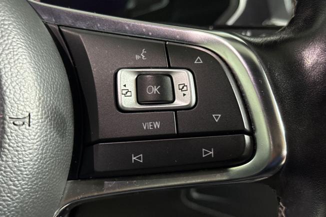 VOLKSWAGEN Tiguan Photo 17