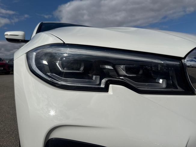 BMW 3 Series Photo 19