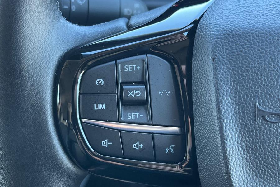 Ford TRANSIT E-CUSTOM Photo autoimg-e9ce1242617b3278e6dfb15b9b78916139bebaca.jpg