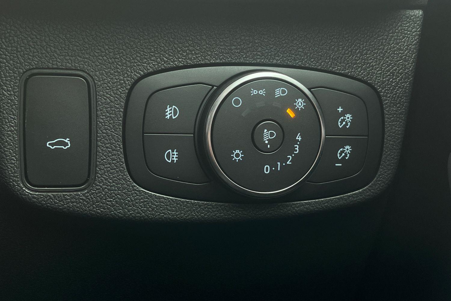 Ford FOCUS Photo 24