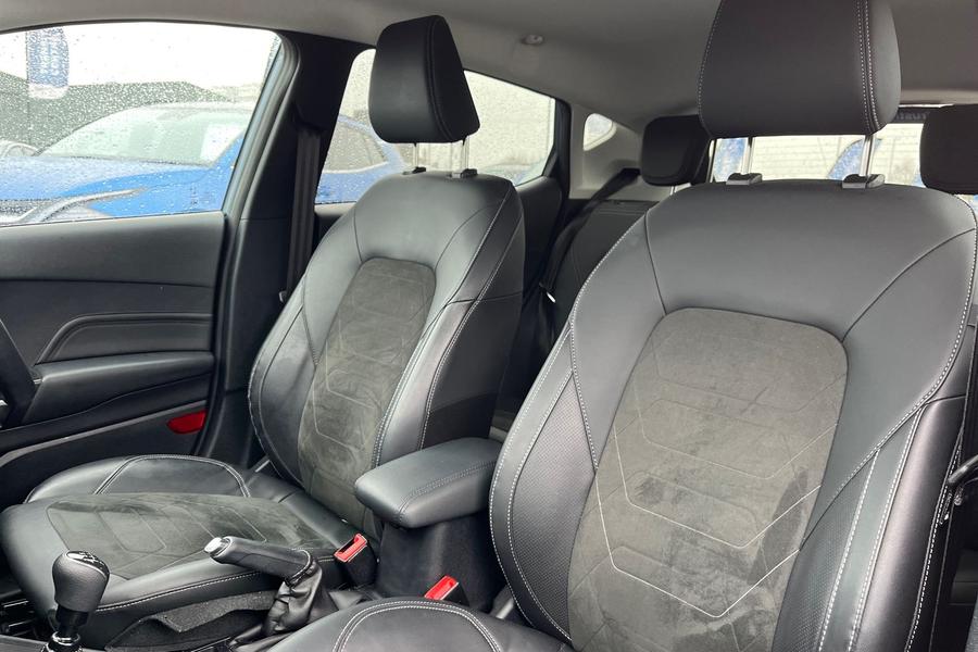 Ford FIESTA Photo autoimg-e9d576b77537f1e4a49e2903859b712c91089b61.jpg