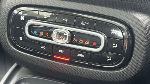smart fortwo Photo autoimg-e9d6edf5b8d9d768af941bd44563c12cb14a98b3.jpg