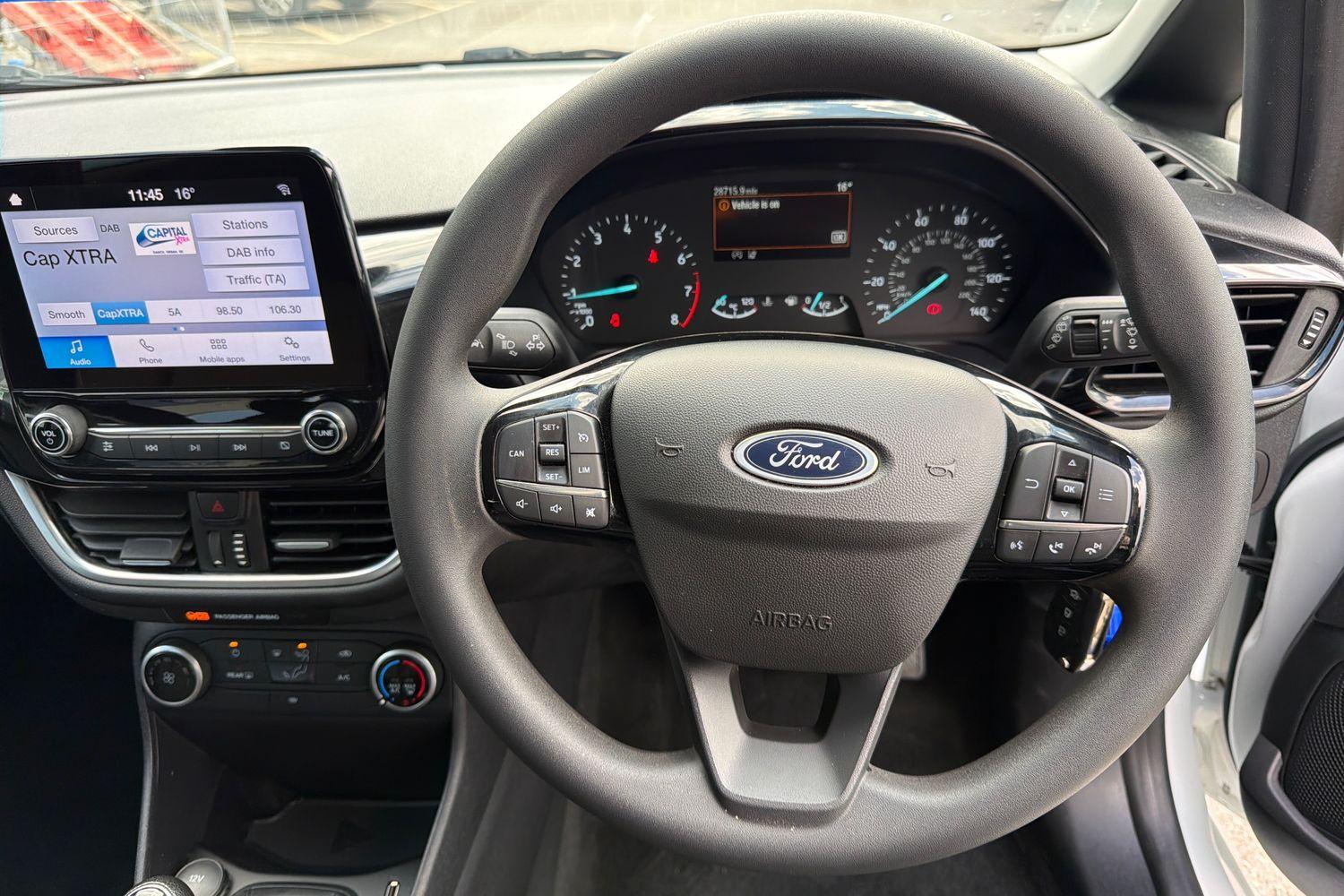 Ford FIESTA Photo 11