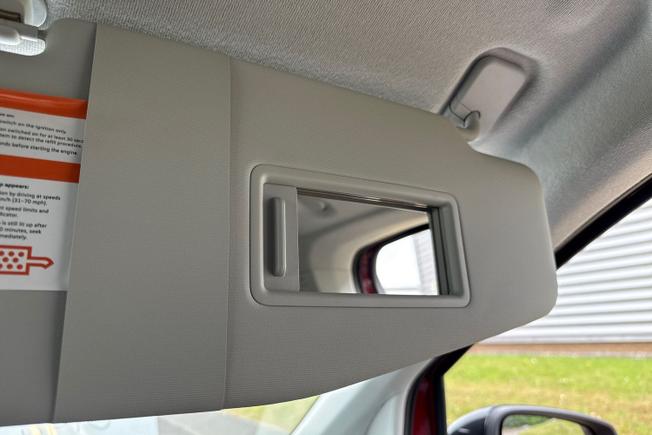 VOLKSWAGEN Caddy Photo 48