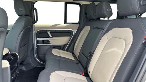 Land Rover Defender Photo autoimg-e9e2d8c017791794089fa664ff172deaca97b4dd.jpg