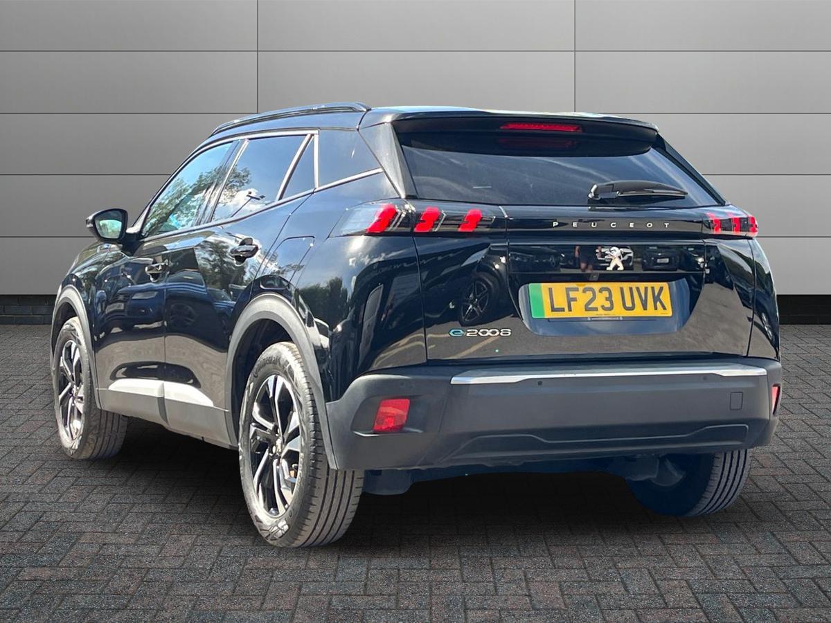 Peugeot E-2008 Photo 1