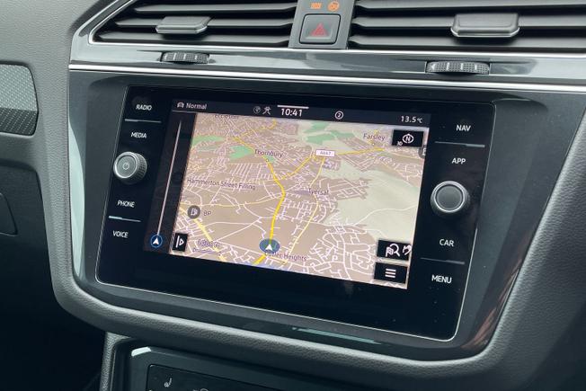 VOLKSWAGEN Tiguan Photo 14