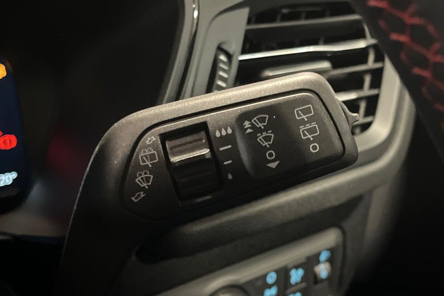 Ford Kuga Photo autoimg-e9ed4d2f53f5d57bc5f101687101055ee867ef0f.jpg