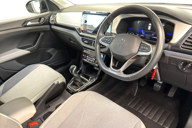 VOLKSWAGEN T-Cross Photo 6