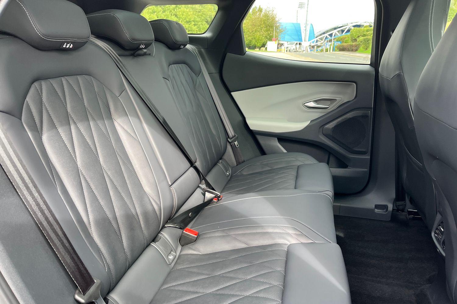 Ford Explorer Photo 36