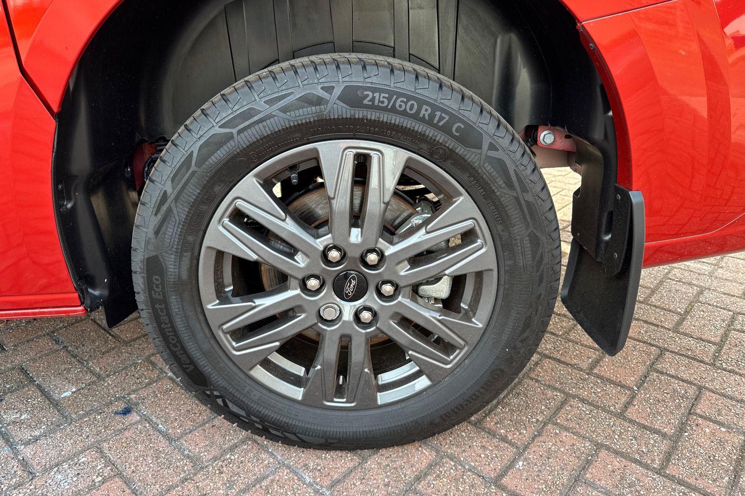 Ford Tourneo Custom Photo 16