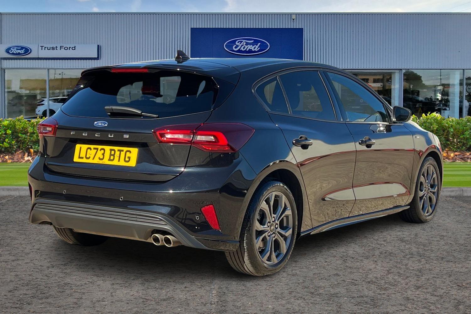 Ford Focus Photo 3