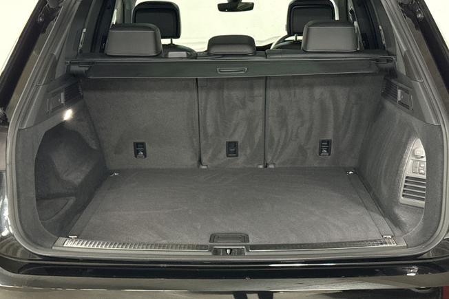 VOLKSWAGEN Touareg Photo 12