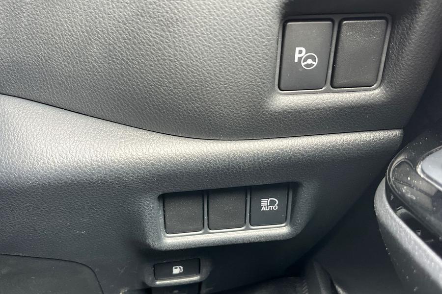 Toyota C-HR Photo autoimg-e9fef0efa54d56c69d5ab02dffa221fd353082b3.jpg
