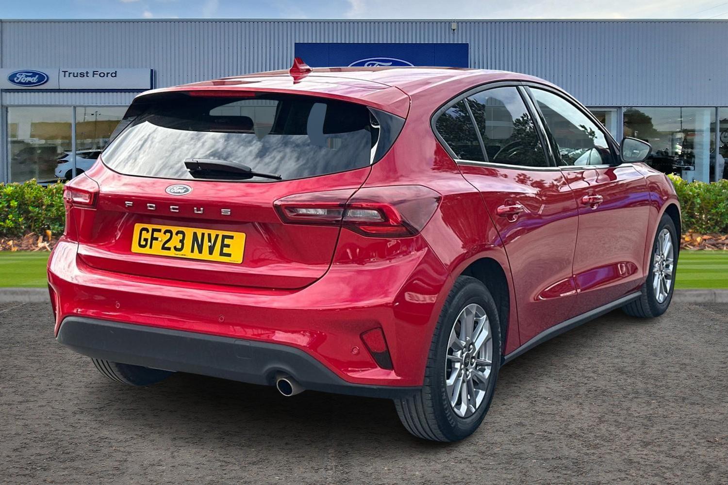 Ford FOCUS Photo 3