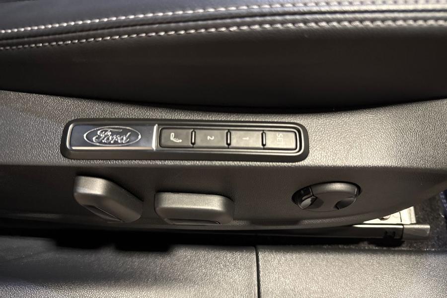 Ford Explorer Photo autoimg-ea0198610d45b1b122cc0a6b7d606972b8d27fd4.jpg