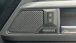 Land Rover Defender Photo 23