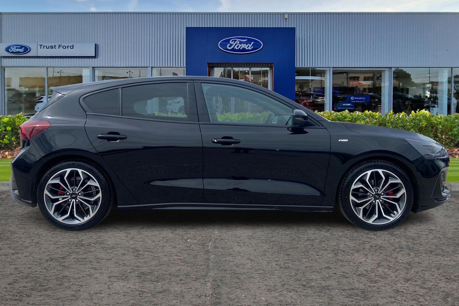 Ford FOCUS Photo 2