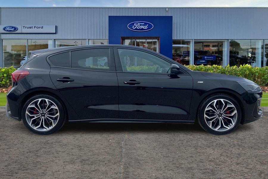 Ford FOCUS Photo autoimg-ea03d847e72318c412710361904efe7ca347399c.jpg