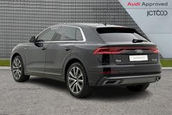 AUDI Q8 Photo 3