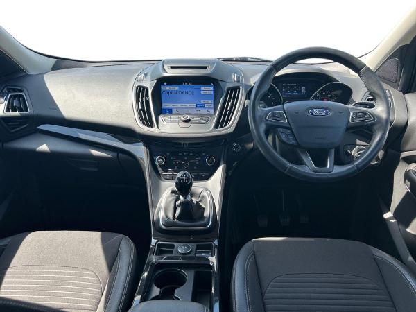 Ford Kuga Photo autoimg-ea052d3c364804cd4cc20515200a825e5af5afdb.jpg
