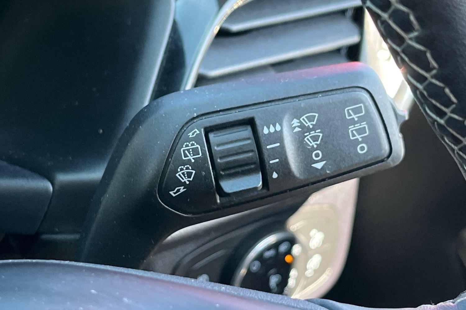 Ford FIESTA Photo 14