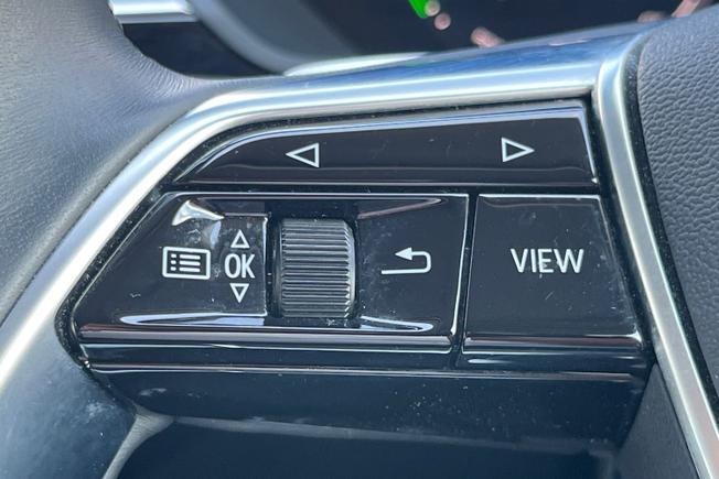 Audi E-TRON Photo 16