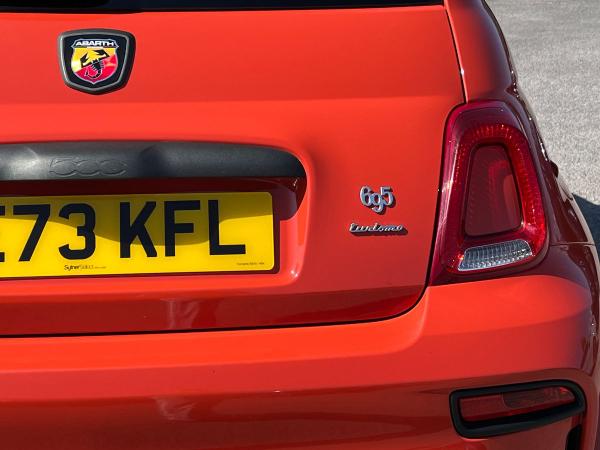 Abarth 695 Photo autoimg-ea176bdcc237ff9515cb8e5efa0a4812ef78bfb5.jpg