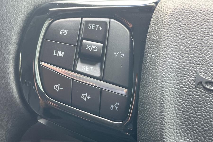 Ford TRANSIT CUSTOM Photo autoimg-ea19dc5d01c6d9bf7c35d0b8c931bc3451930907.jpg
