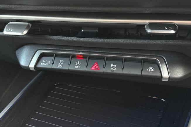 AUDI Q3 Photo 36