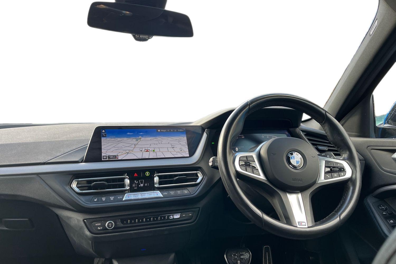 BMW 1 SERIES Photo 9