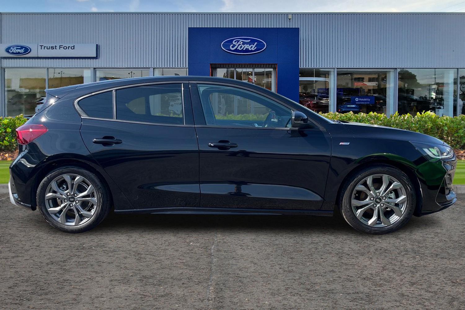 Ford FOCUS Photo 2