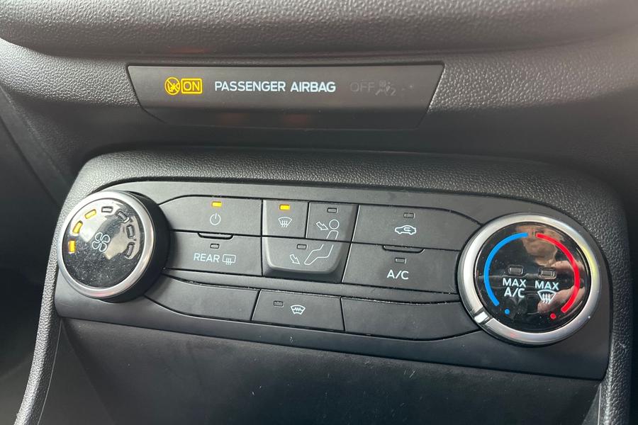 Ford FIESTA Photo autoimg-ea21185281bd53d93f38a6466814b1fe7d2b8716.jpg