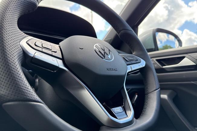 VOLKSWAGEN T-Roc Photo 26