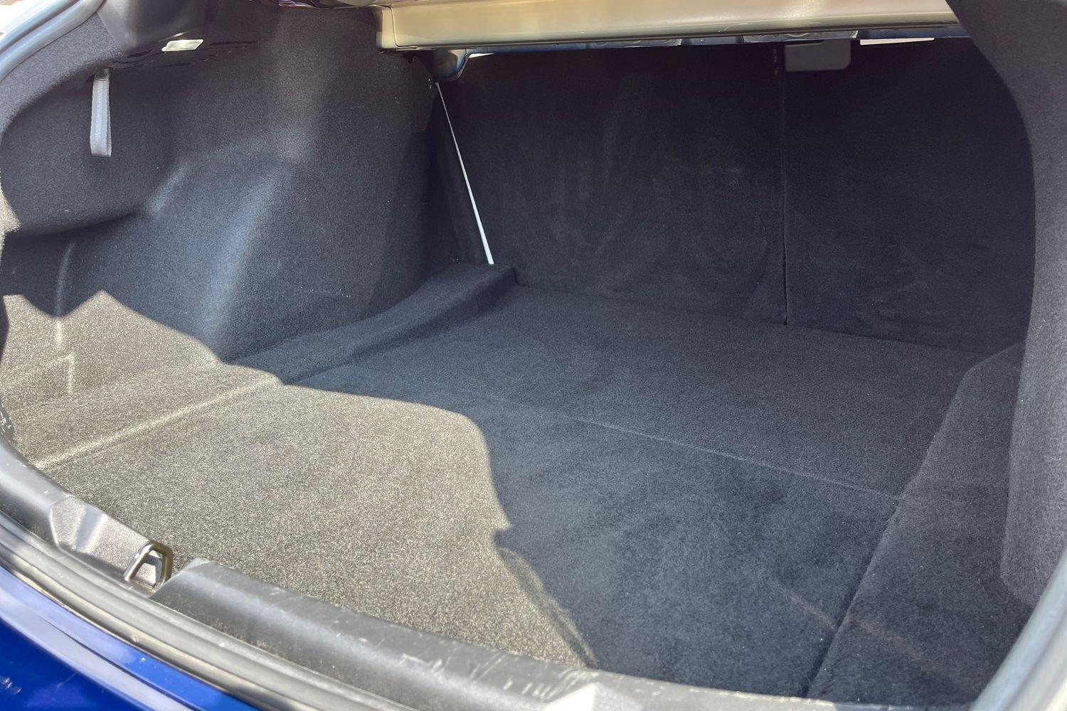 TESLA Model 3 Photo 20