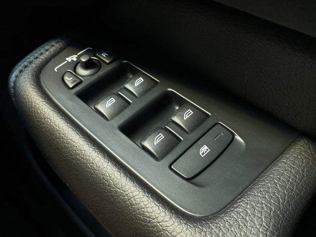 VOLVO XC60 Photo 37