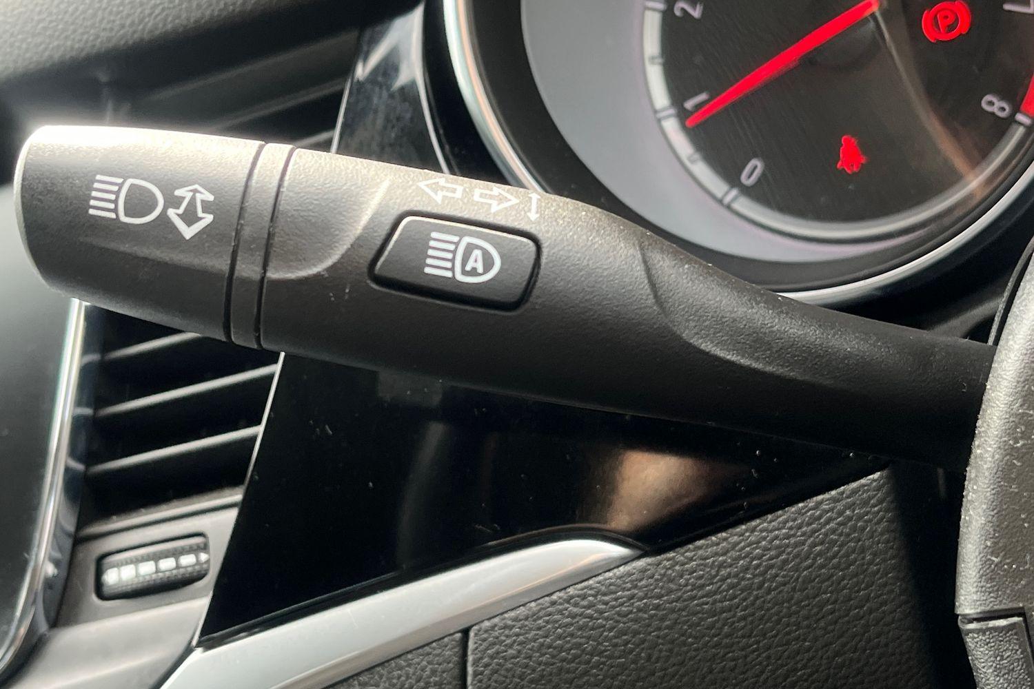 Vauxhall ASTRA Photo 13