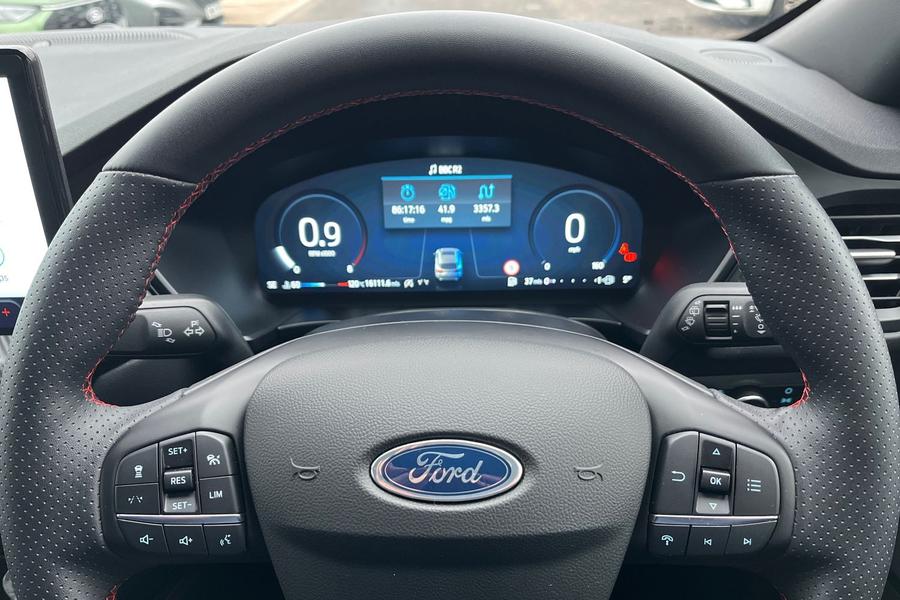 Ford KUGA Photo autoimg-ea33ab9aa502f7e2630073f053da3ee99a3f8cc9.jpg